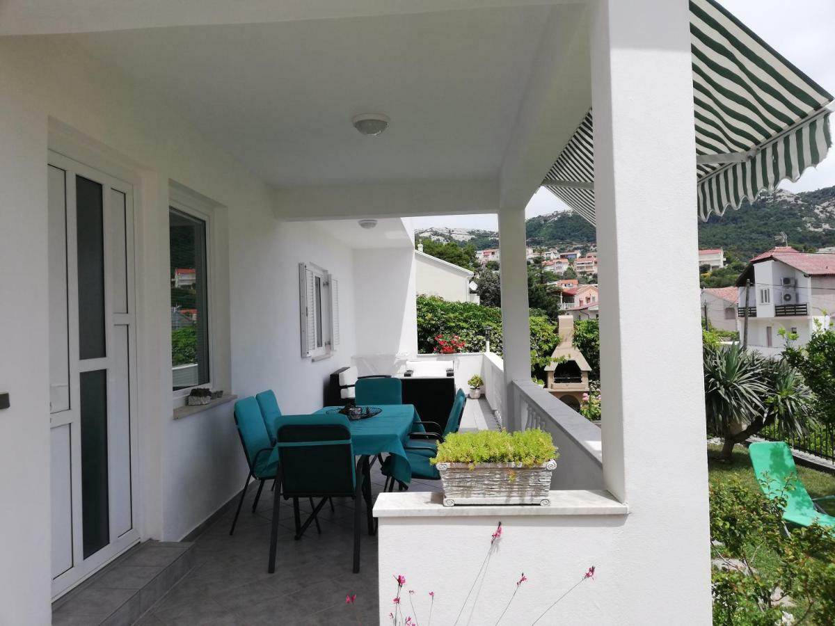 Apartman Katica Banjol Exterior foto