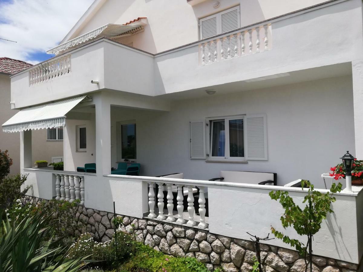 Apartman Katica Banjol Exterior foto